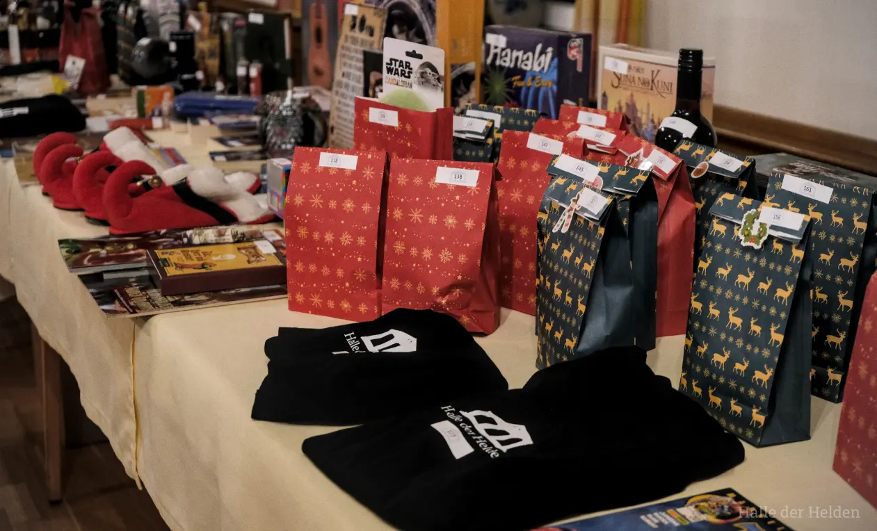 Halle der Helden Weihnachtsfeier - Tombola